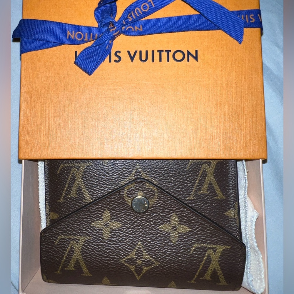 Louis Vuitton Victorine M62472